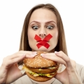 Dez bons motivos para deixar de comer frituras e beber refrigerante