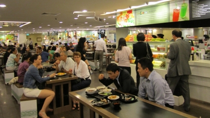 Como comer de forma saudável em praças de alimentação de shoppings?
