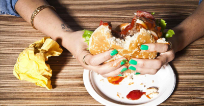 11 hábitos comuns que podem causar inflamação em seu corpo e você nem imagina