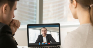 Home Office: aprenda a fazer chamadas de vídeo sem comprometer a sua imagem.