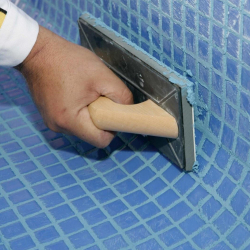 Pensando em reformar ou construir uma piscina?