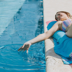 10 dicas para a manutenção da piscina do condomínio.